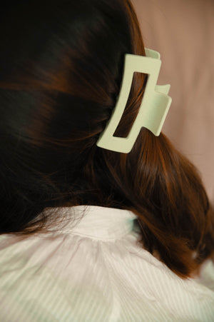Boxy Claw Hair Clip in mint
