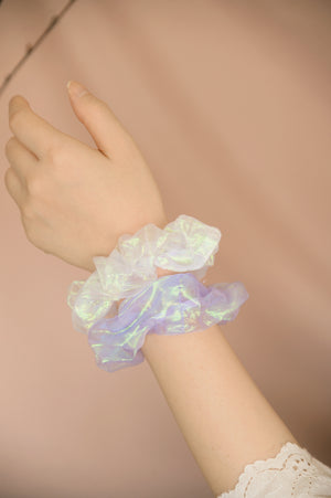 
            
                Load image into Gallery viewer, Dreamy Scrunchie in white
            
        
