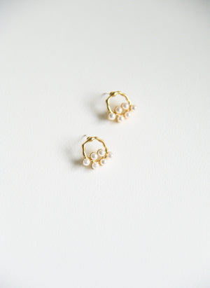 
            
                Load image into Gallery viewer, Phila Pearl Studs (S925)
            
        