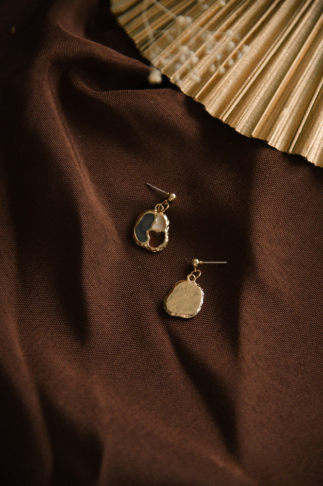 
            
                Load image into Gallery viewer, Della Dawn Earrings
            
        