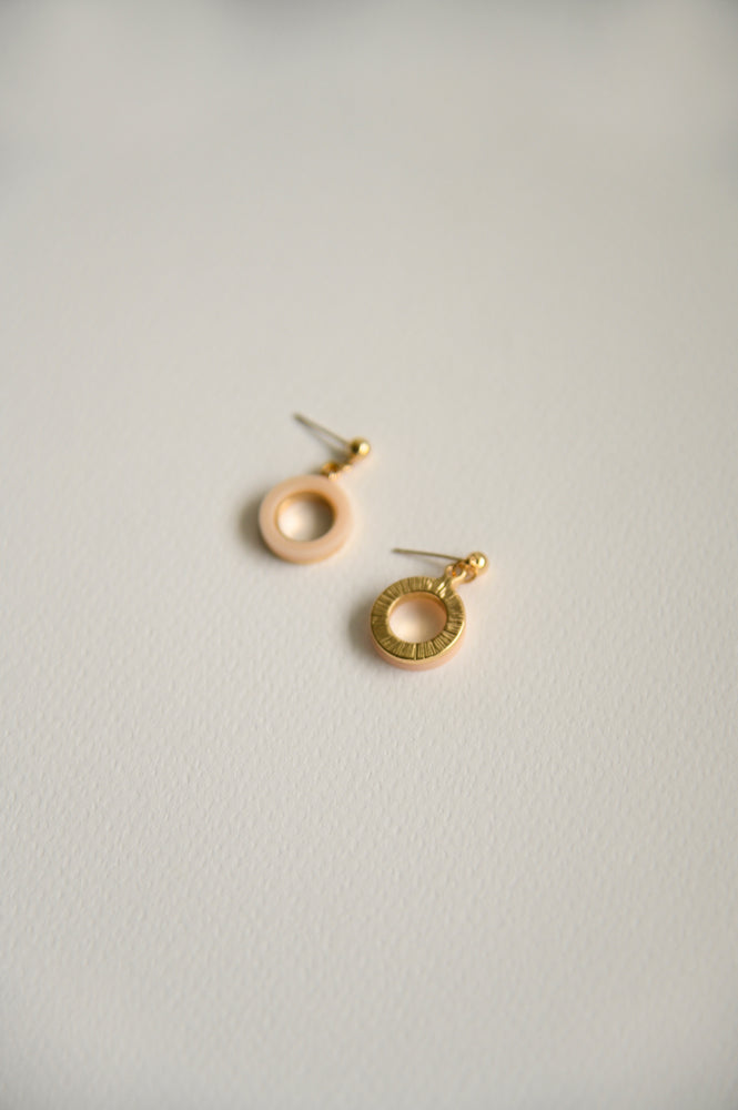 
            
                Load image into Gallery viewer, Quartz Earrings (S925)
            
        