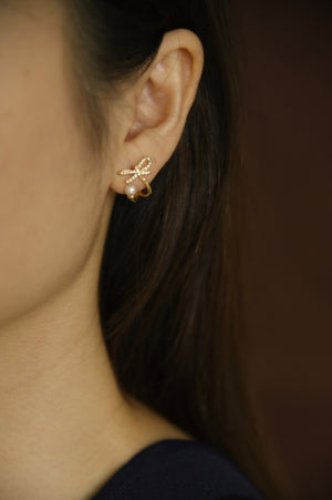 
            
                Load image into Gallery viewer, Lacey Pearl Studs (S925)
            
        