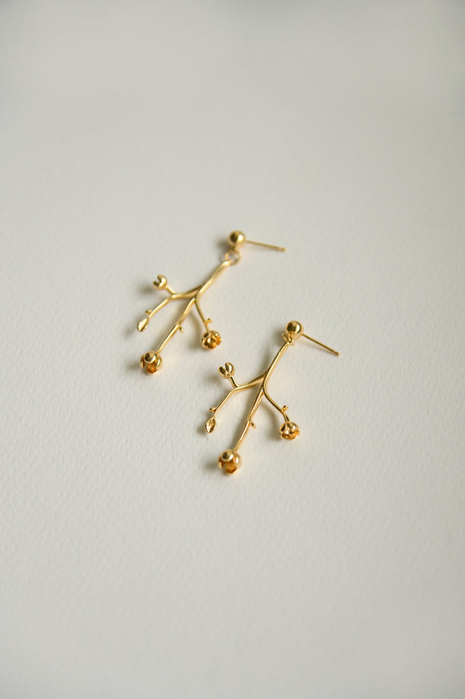 
            
                Load image into Gallery viewer, Mistletoe Drop Earrings (S925)
            
        