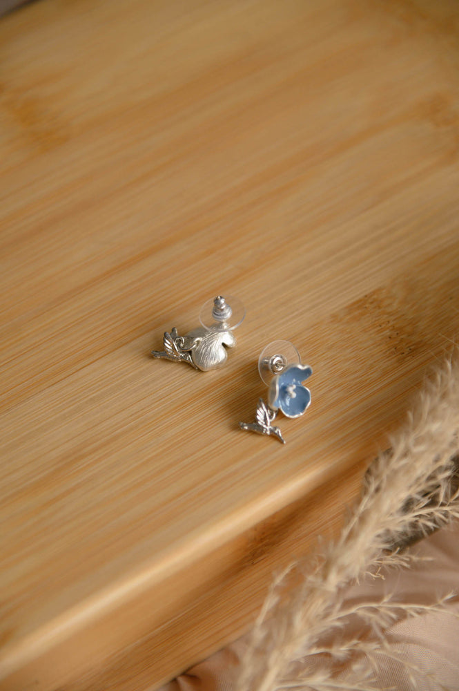 
            
                Load image into Gallery viewer, Bluebell Earrings (S925)
            
        